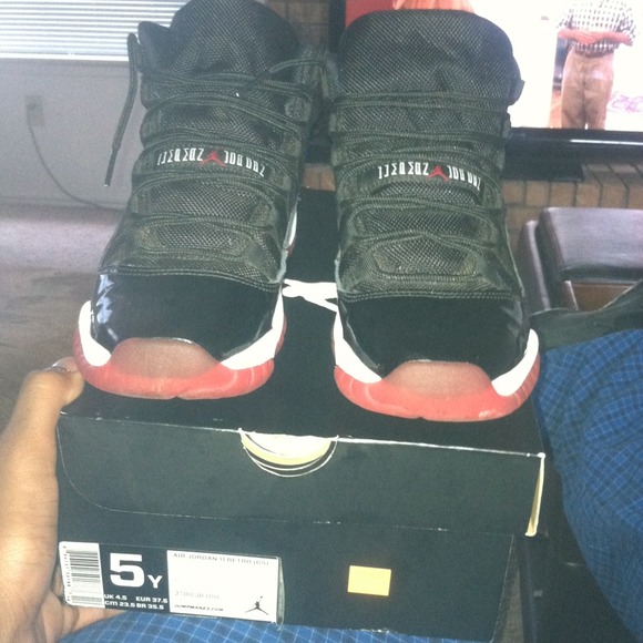 Air Jordan bred 11s