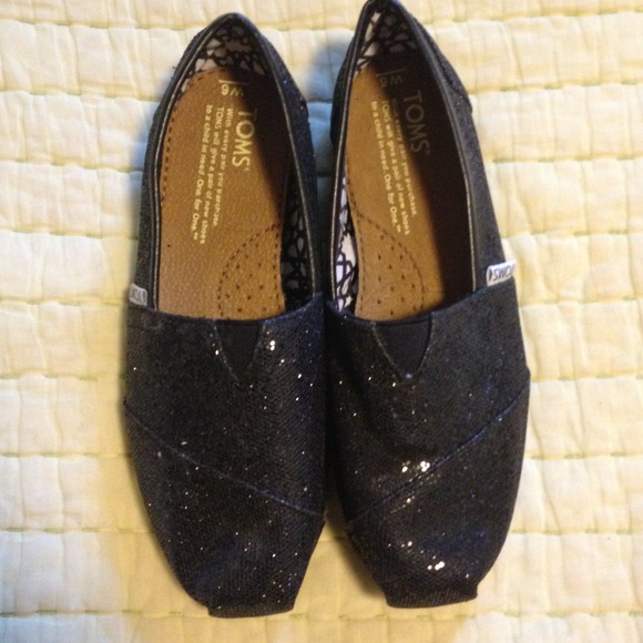 NWOB TOMS Black Sequin size 6 - Picture 2 of 3