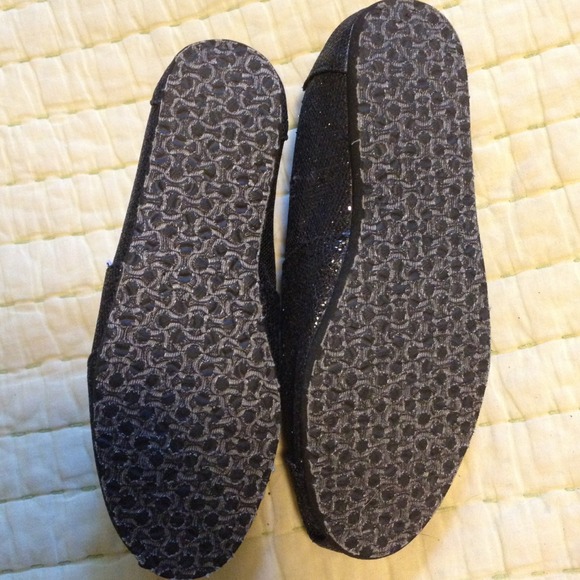 NWOB TOMS Black Sequin size 6 - Picture 3 of 3