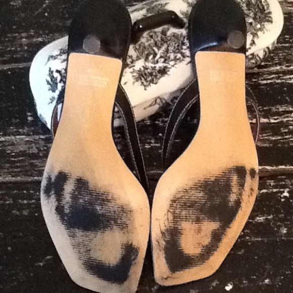 Black Nine West Flip flops with a heel! - Picture 3 of 3