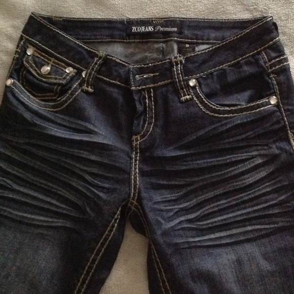 ZCO Capri jeans. Dark blue. Never worn. DARLING!
