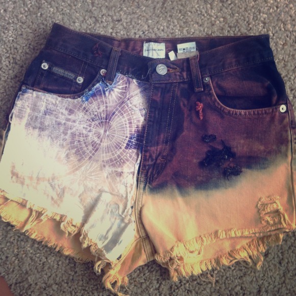 ⭕️TRADED⭕️- dip dye shorts