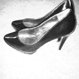 I bought these too small! Been worn maybe twice!