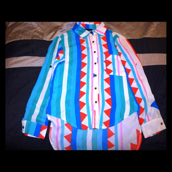Aztec Printed F21 Button Down