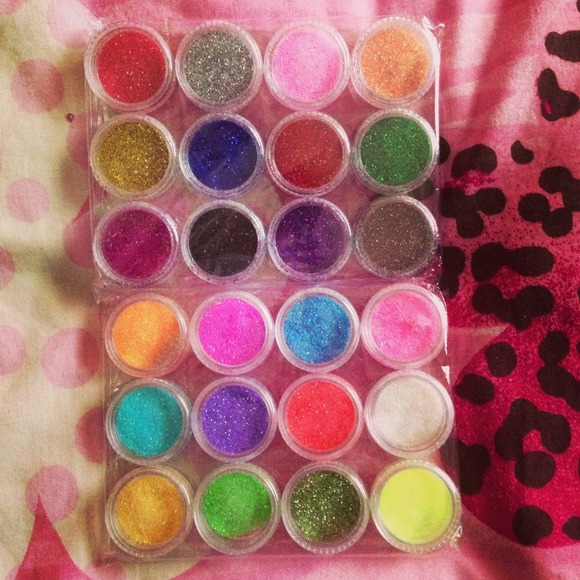 24 pieces of assorted glitter
