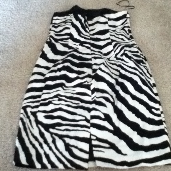 Dress - Picture 3 of 3