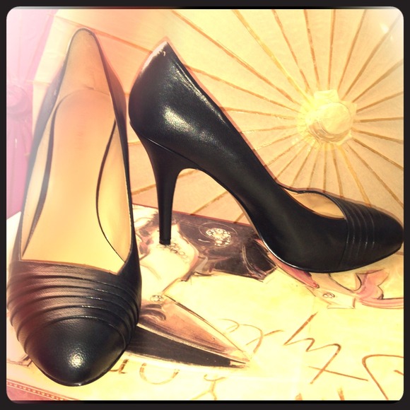 Nine West Black Pumps!