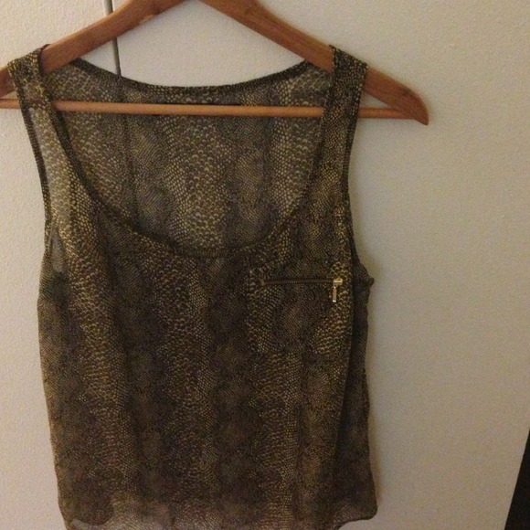 🚫🚫SOLD🚫🚫🌸🌸Tops🌸🌸 - Picture 2 of 3