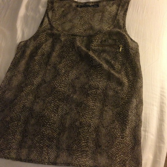 🚫🚫SOLD🚫🚫🌸🌸Tops🌸🌸 - Picture 3 of 3