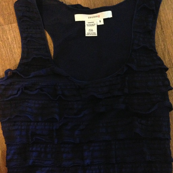 Cute Ruffle dress - Picture 2 of 3