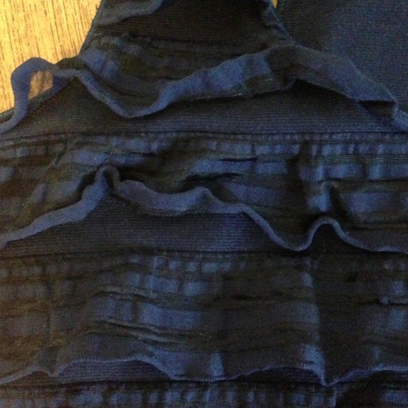 Cute Ruffle dress - Picture 3 of 3