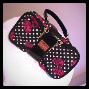Betsey Johnson bow shaped cosmetic bag