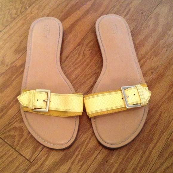 Ann Taylor Loft Summer Yellow Flats - Picture 2 of 4