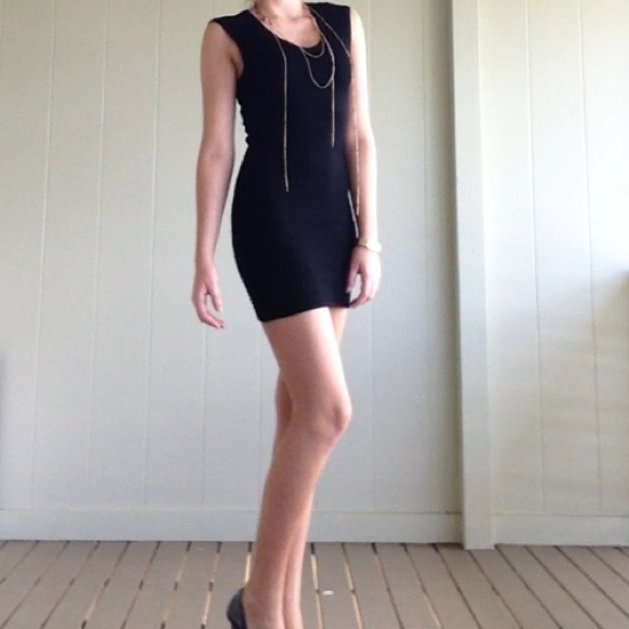 Dress - Picture 3 of 4