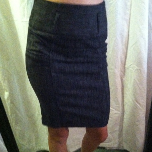 Long formal skirt. - Picture 2 of 3