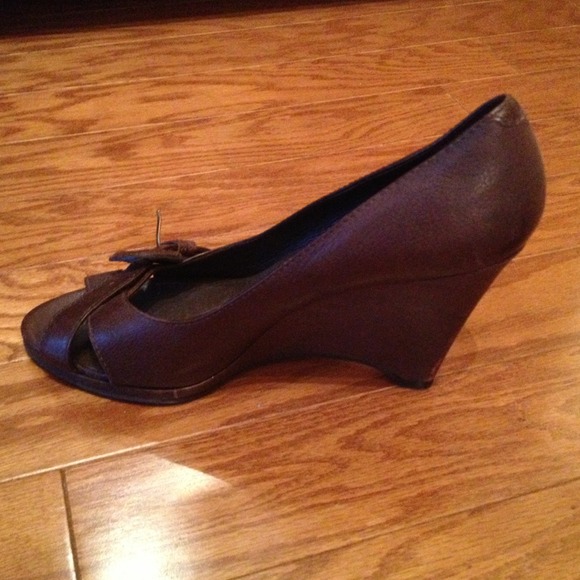 BR Brown Peep Toe Wedges with buckle detail - Picture 2 of 3