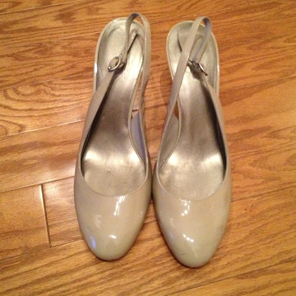 Nine West Nude Patent Leather Slingbacks - Picture 2 of 3