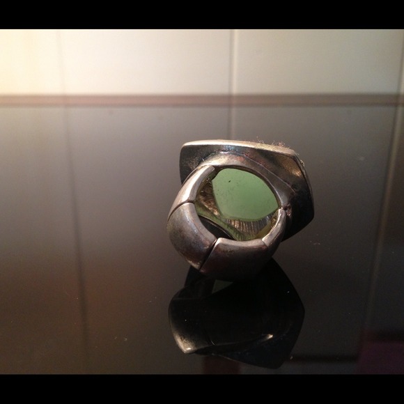 Ring - Picture 3 of 4
