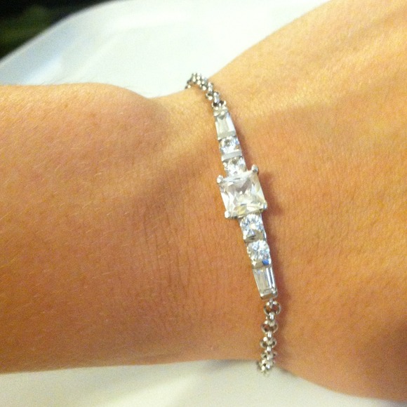 Small Elegant Crystal Bracelet