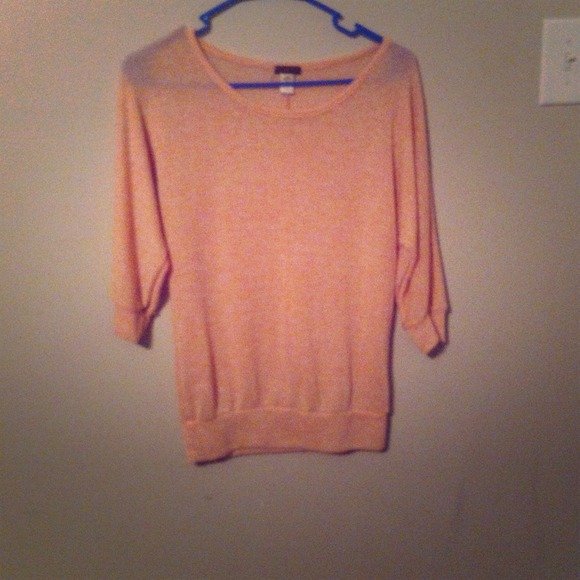 White and Peach half sleeve adorable knitted top💜