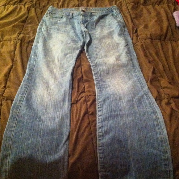 Light wash jeans - Picture 2 of 3