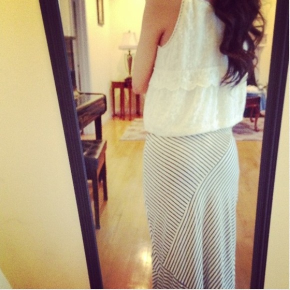 🚫SOLD OUT🚫Broken Lines Maxi Skirt - Picture 4 of 4