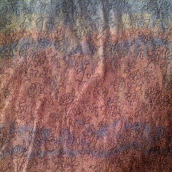 Pink and blue t shirt - Picture 2 of 3