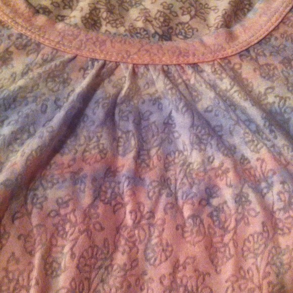 Pink and blue t shirt - Picture 3 of 3