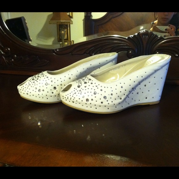White platform shoes with Rhinestones