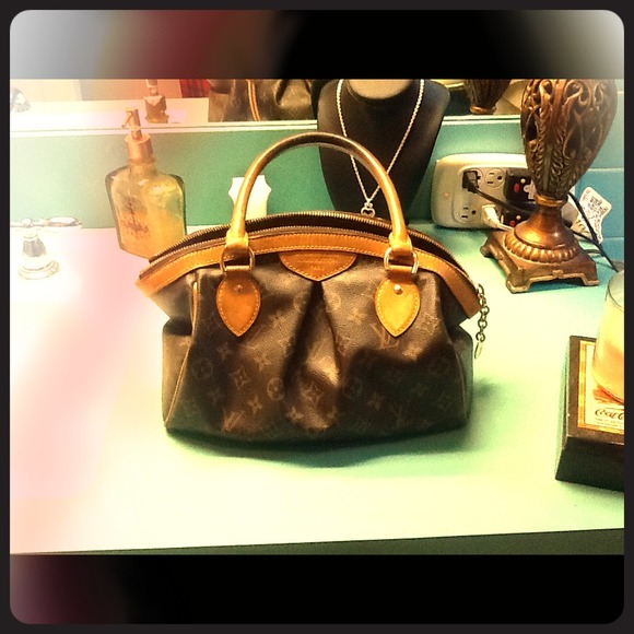 Authentic Louis Vuitton Tivioli PM Handgags SOLD
