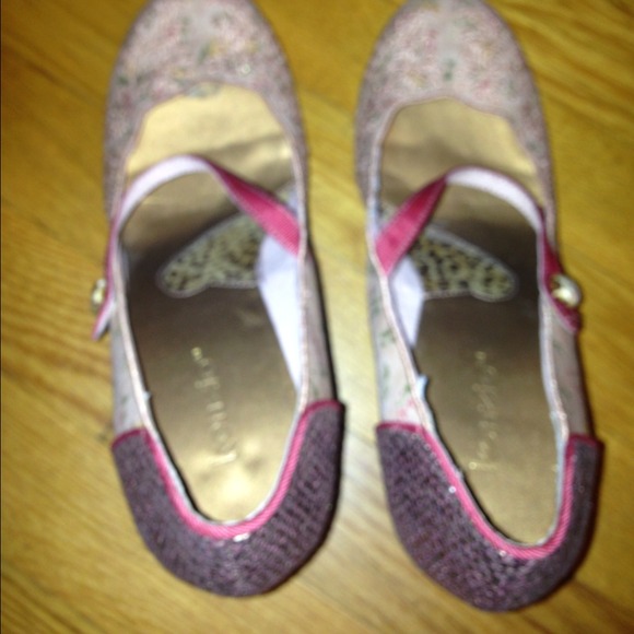 Cute floral print rounded toe Mary Jane heels