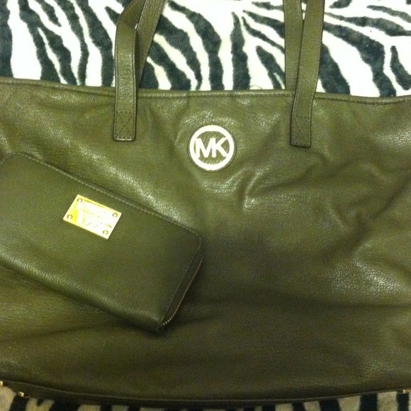 Michael Kors leather handbag & wallet
