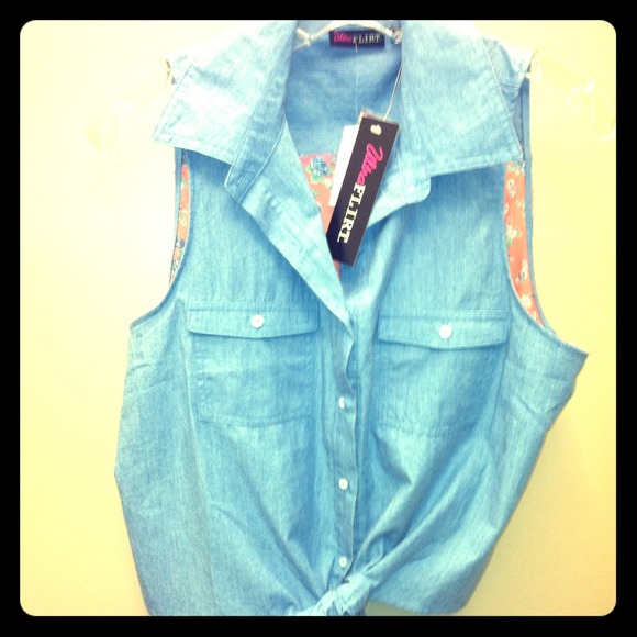 ❌SOLD❌Denim collard shirt NWT - Picture 1 of 3