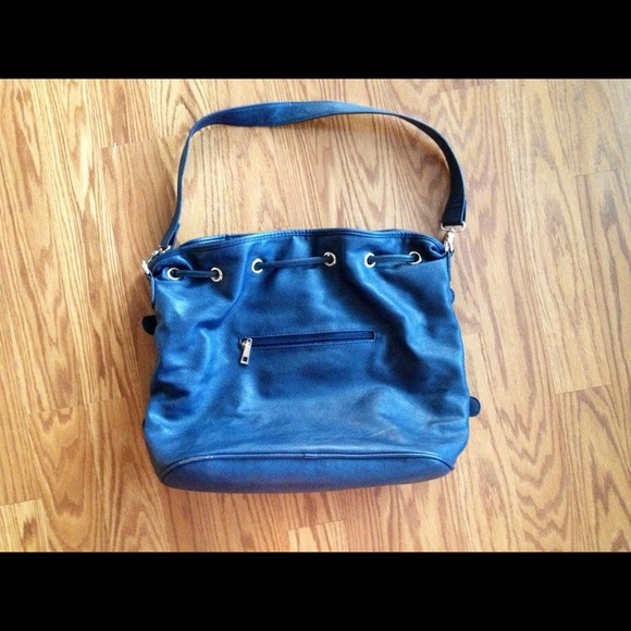 Dark blue bucket bag w/really light gold hardware - Picture 2 of 4