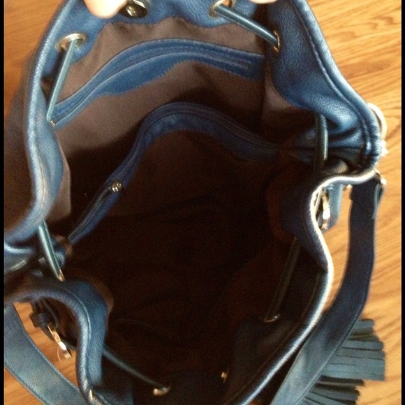 Dark blue bucket bag w/really light gold hardware - Picture 3 of 4