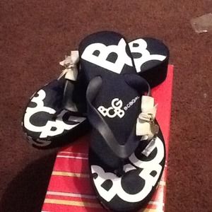 White and navy BC BG thong sandals