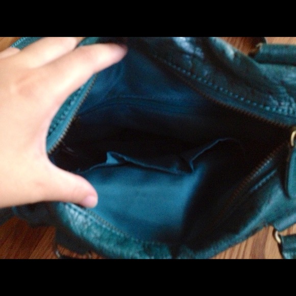 Dark green "ostrich leather" handbag - Picture 2 of 3