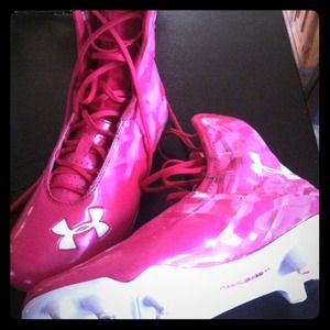 Under Armour Highlights Cleats