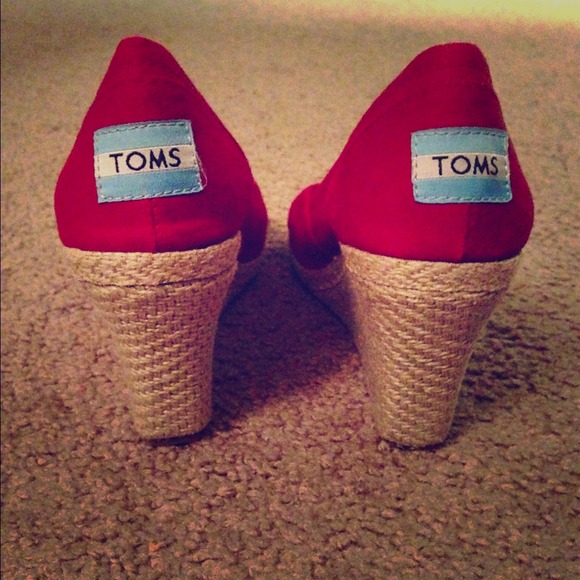 💜TOMS Red Calypso Canvas💜Women's Wedges