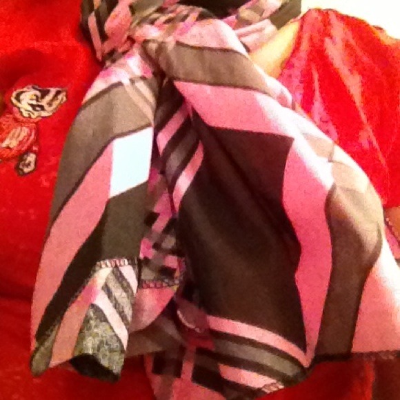 💢REDUCED AGAIN💢 Plaid Patterned Scarf