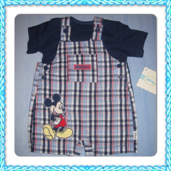 ✨Sold✨Mickey 3-6 months overall set