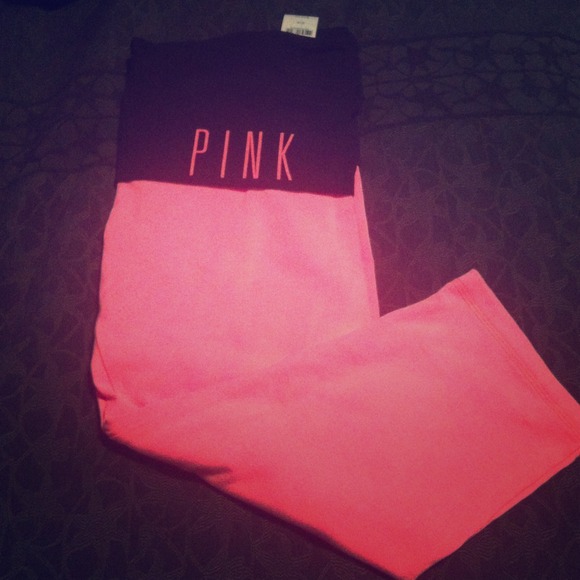 🎉 Trade @missamyxox VS Capri Yoga Pants