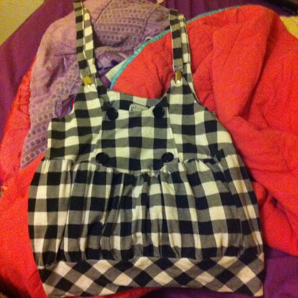 Suspended dress/shirt