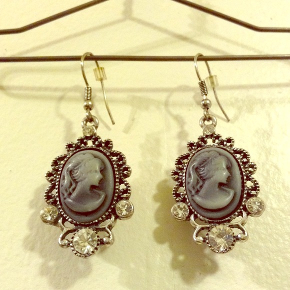 Jewelry - Cameo Earrings