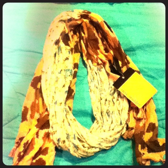 Steve Madden scarf