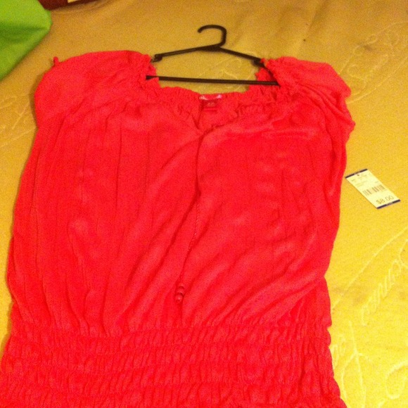 Tops - Picture 4 of 4