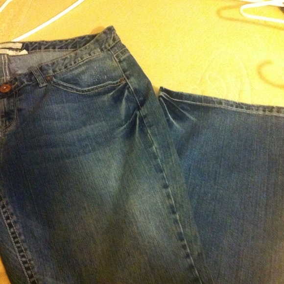 Jeans - Picture 2 of 3