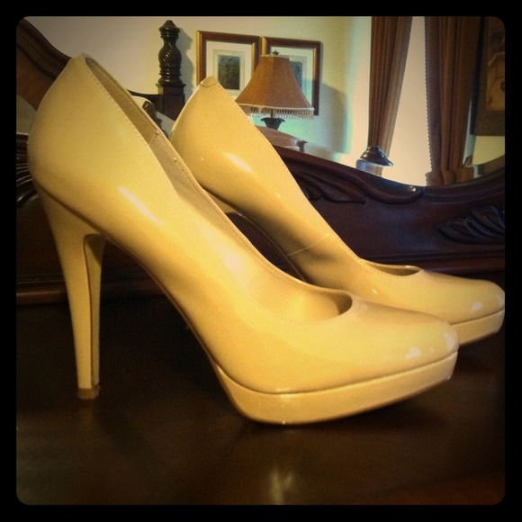 New nude polished shoes