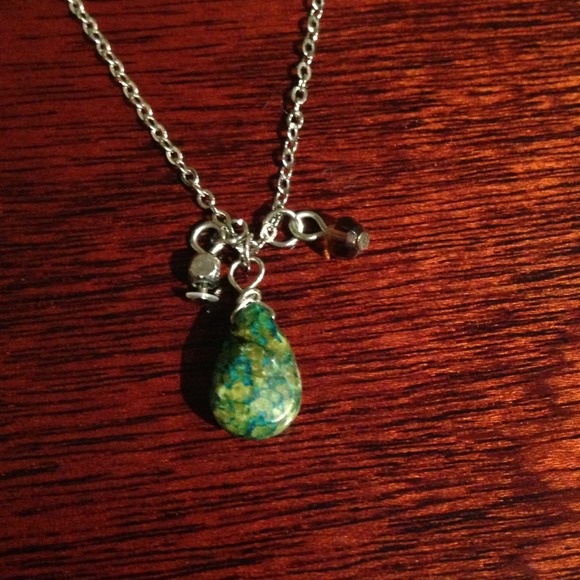 ❌SOLD❌*LOWERED* Urban outfitters charm necklace