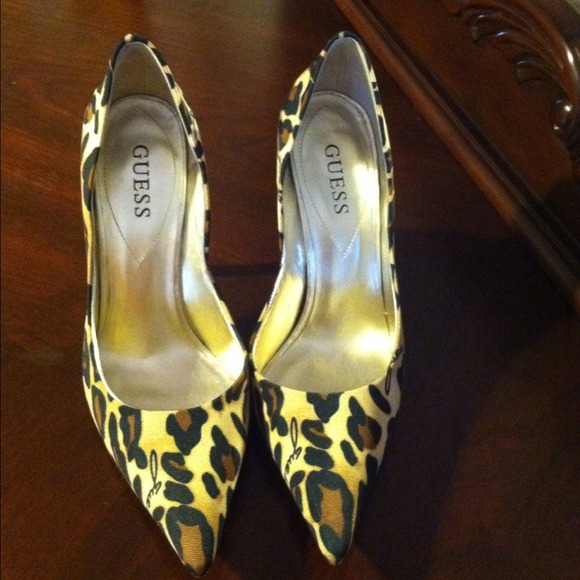 New animal print guess shoes